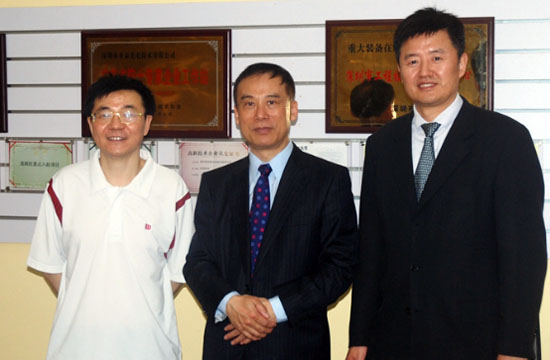 徐揚生院士、李學金教授蒞臨亞泰光電交流指導